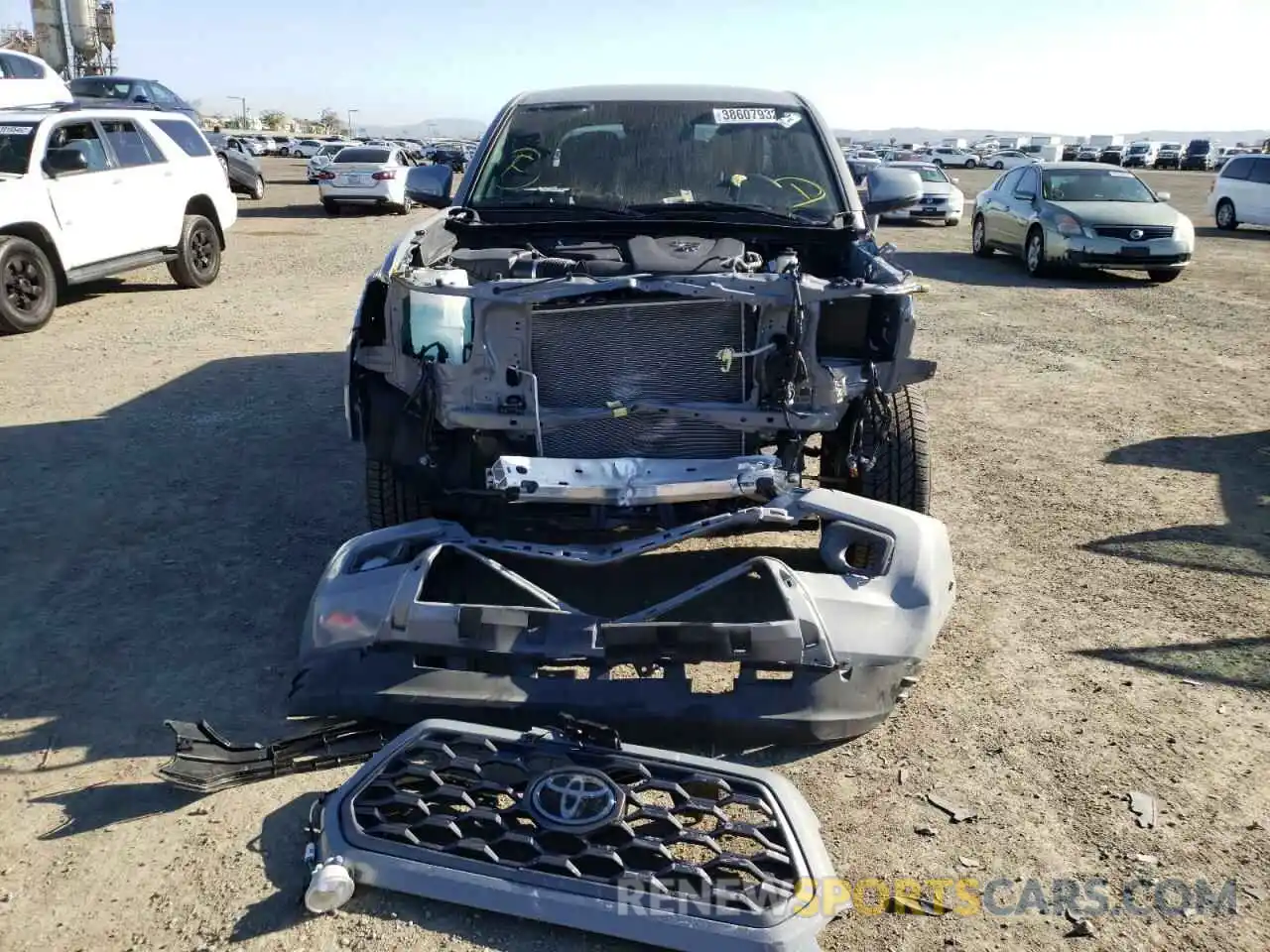 9 Photograph of a damaged car 3TMAZ5CN3MM145552 TOYOTA TACOMA 2021