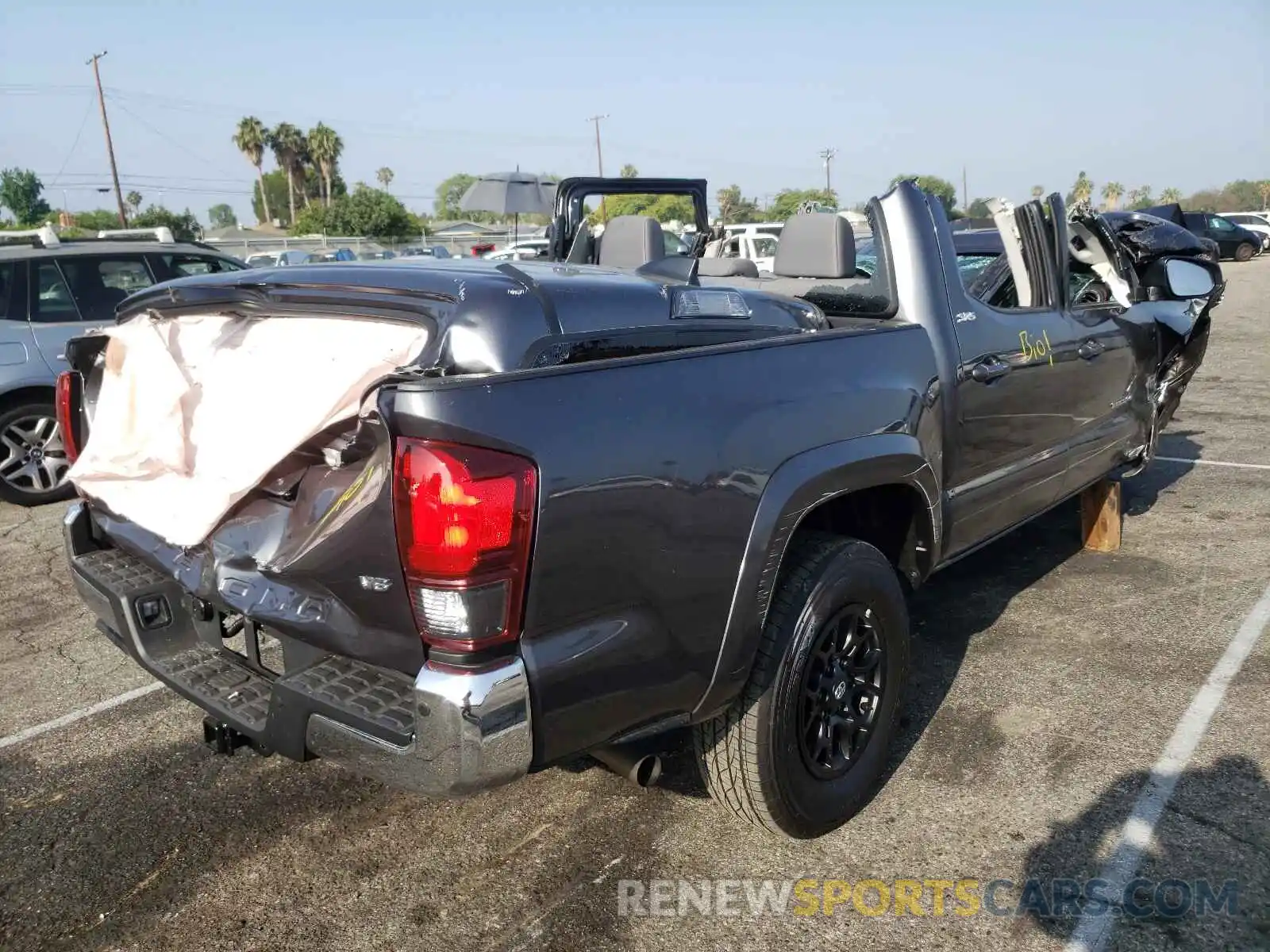 4 Photograph of a damaged car 3TMAZ5CN3MM148323 TOYOTA TACOMA 2021