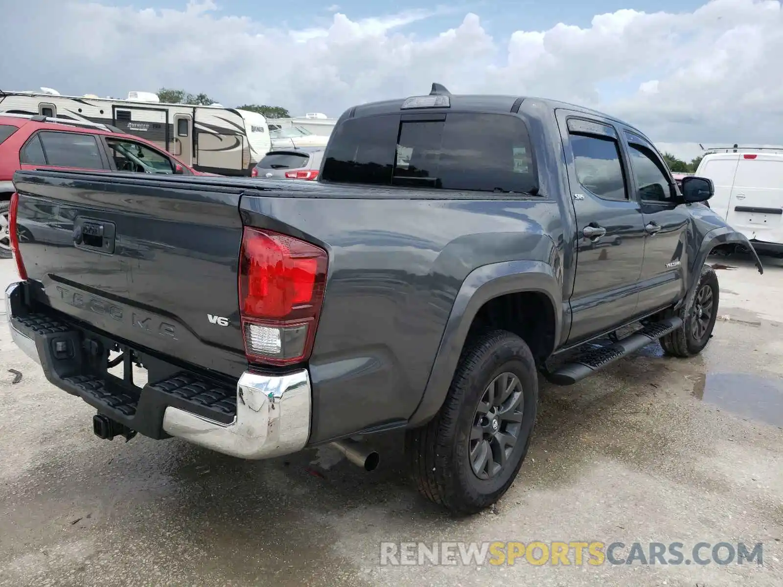 4 Photograph of a damaged car 3TMAZ5CN4MM141574 TOYOTA TACOMA 2021