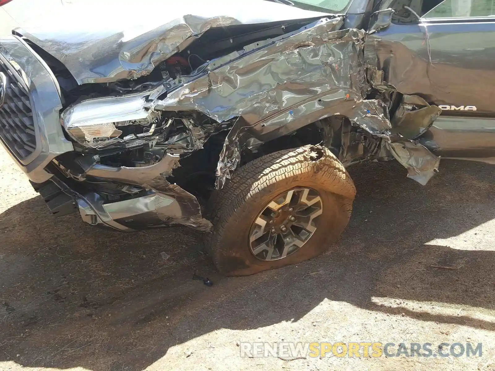 9 Photograph of a damaged car 3TMAZ5CN4MM143163 TOYOTA TACOMA 2021