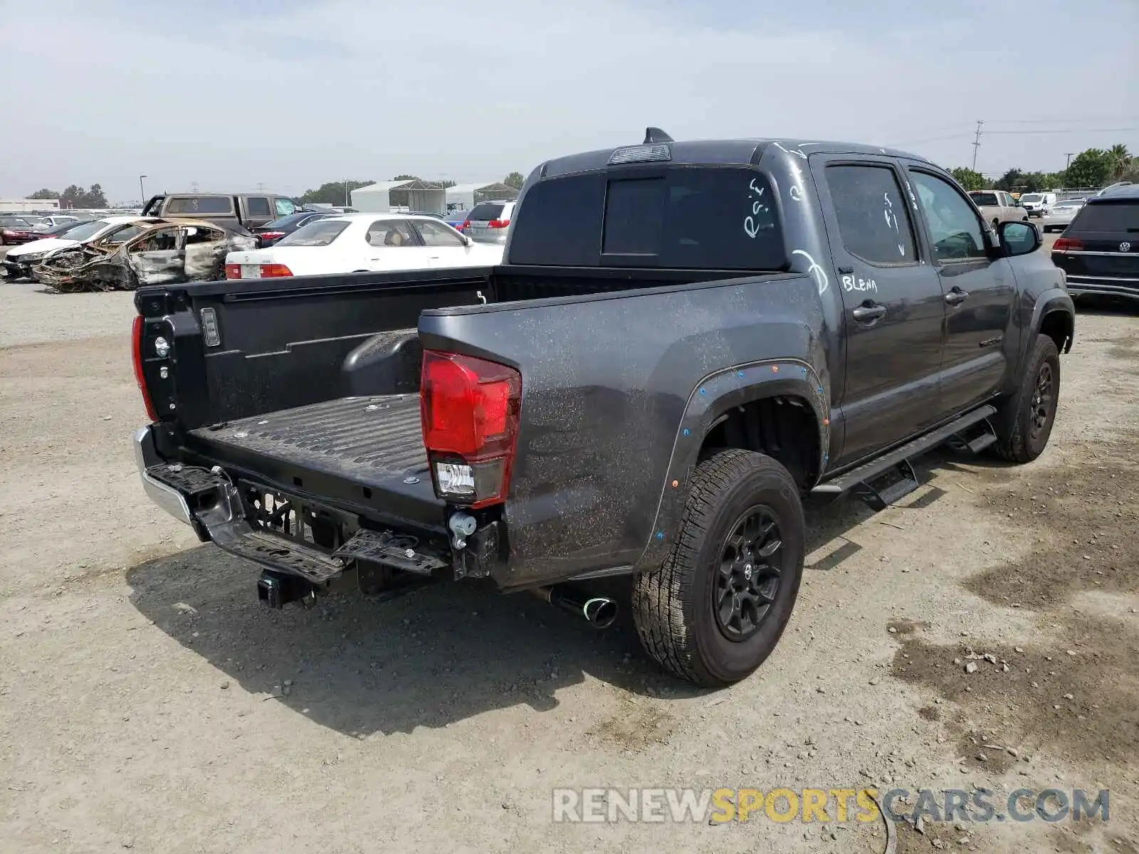 4 Photograph of a damaged car 3TMAZ5CN4MM148976 TOYOTA TACOMA 2021