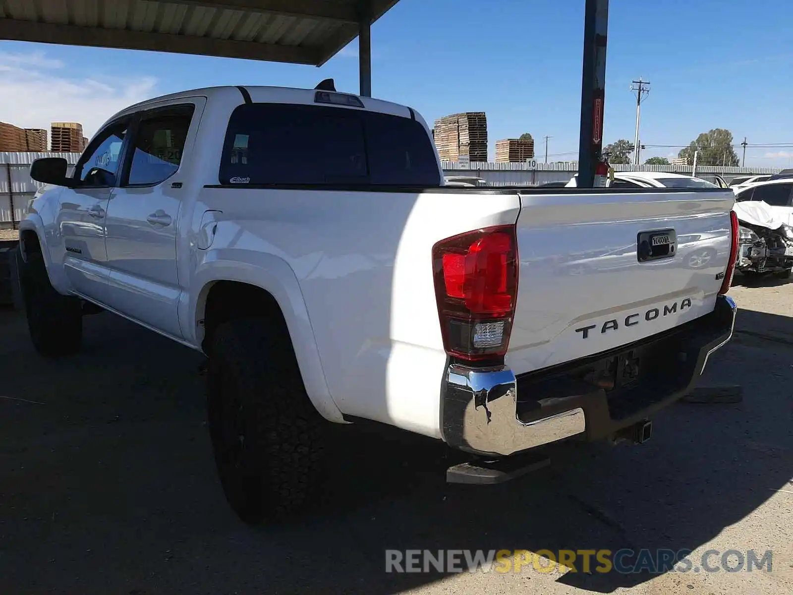 3 Photograph of a damaged car 3TMAZ5CN5MM142779 TOYOTA TACOMA 2021