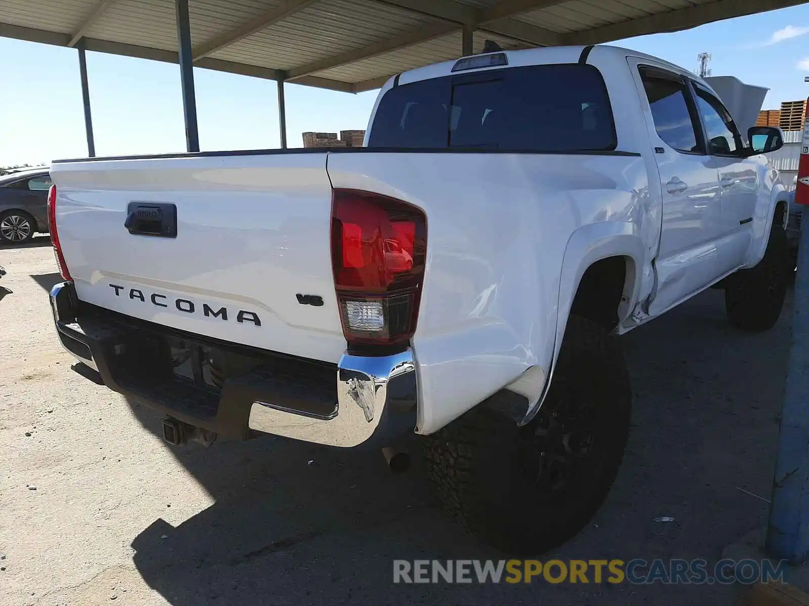 4 Photograph of a damaged car 3TMAZ5CN5MM142779 TOYOTA TACOMA 2021