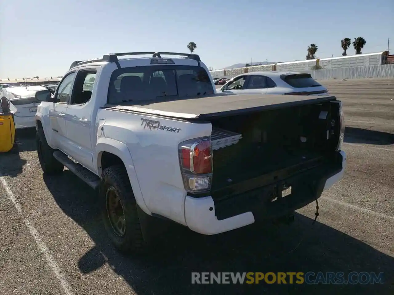 3 Photograph of a damaged car 3TMAZ5CN5MM143625 TOYOTA TACOMA 2021