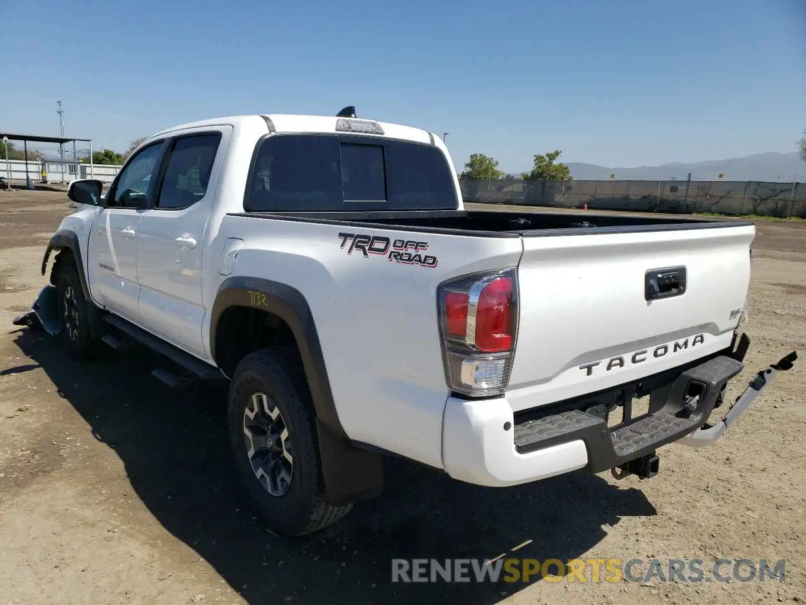 3 Photograph of a damaged car 3TMAZ5CN5MM145827 TOYOTA TACOMA 2021