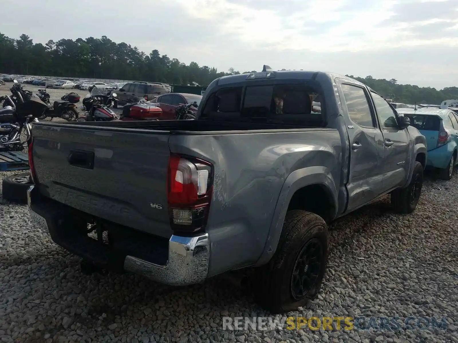 4 Photograph of a damaged car 3TMAZ5CN6MM140538 TOYOTA TACOMA 2021