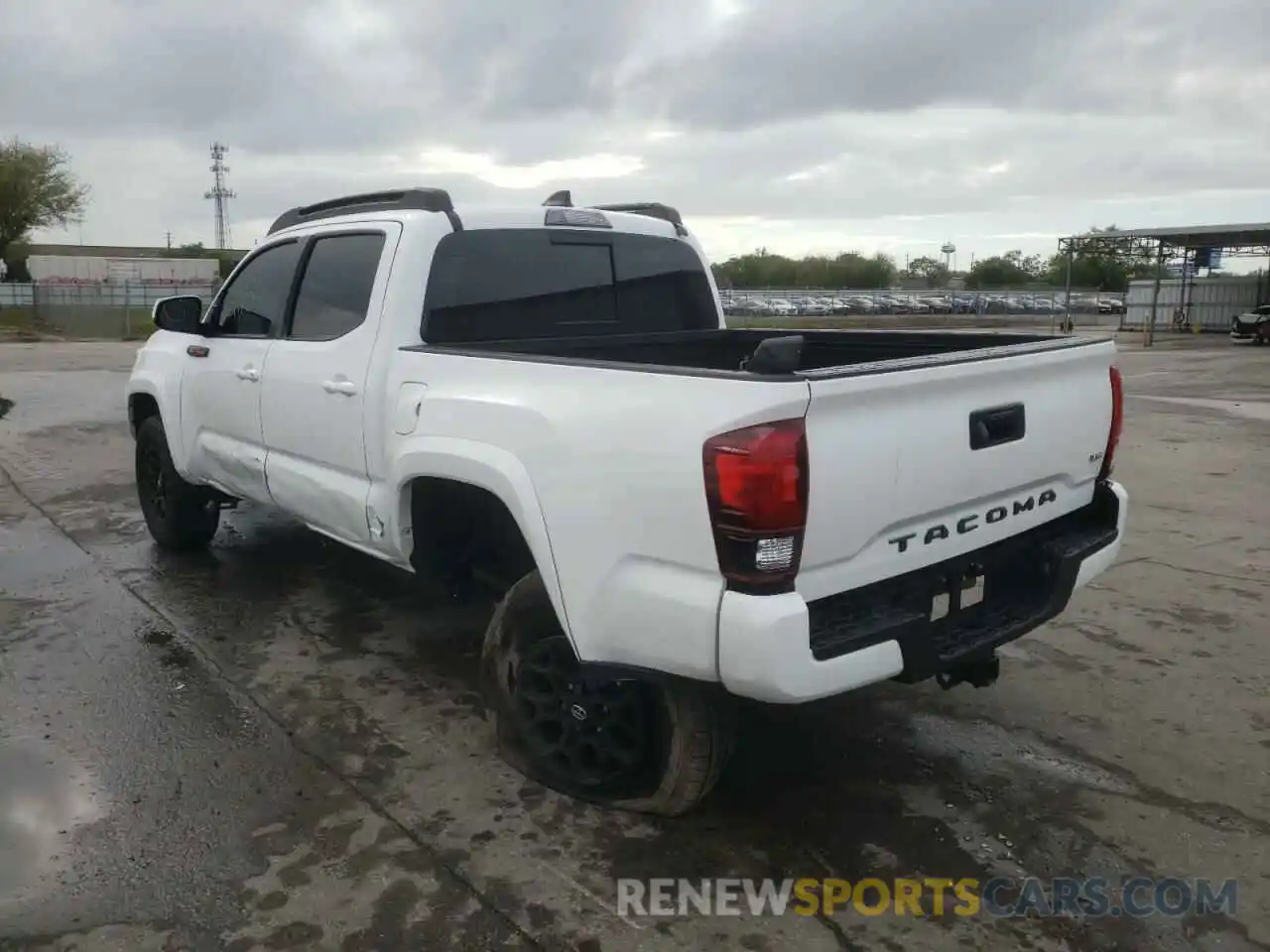 3 Photograph of a damaged car 3TMAZ5CN6MM141026 TOYOTA TACOMA 2021