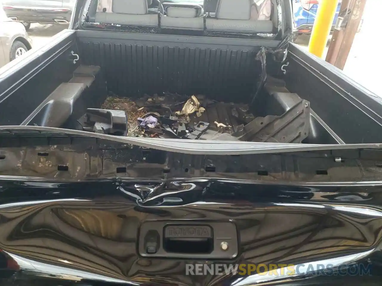 9 Photograph of a damaged car 3TMAZ5CN6MM142452 TOYOTA TACOMA 2021