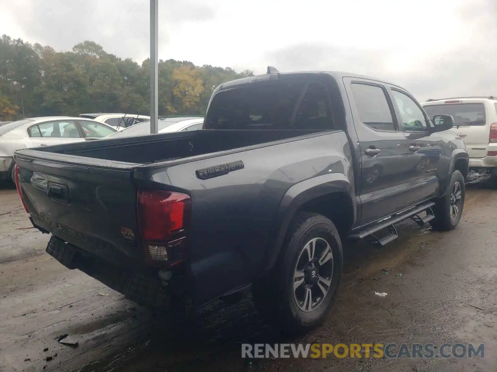 4 Photograph of a damaged car 3TMAZ5CN6MM150535 TOYOTA TACOMA 2021