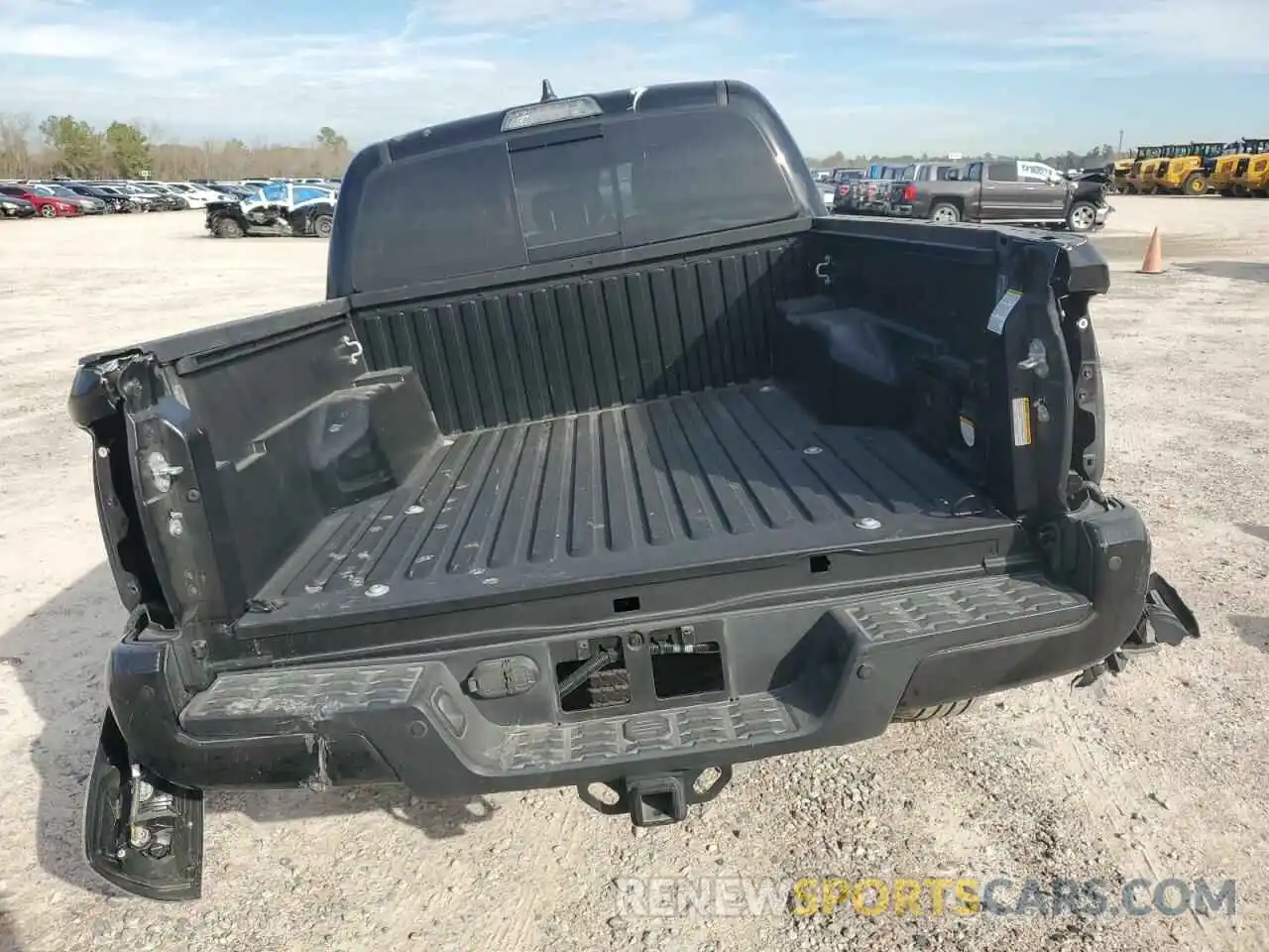 6 Photograph of a damaged car 3TMAZ5CN6MM153306 TOYOTA TACOMA 2021