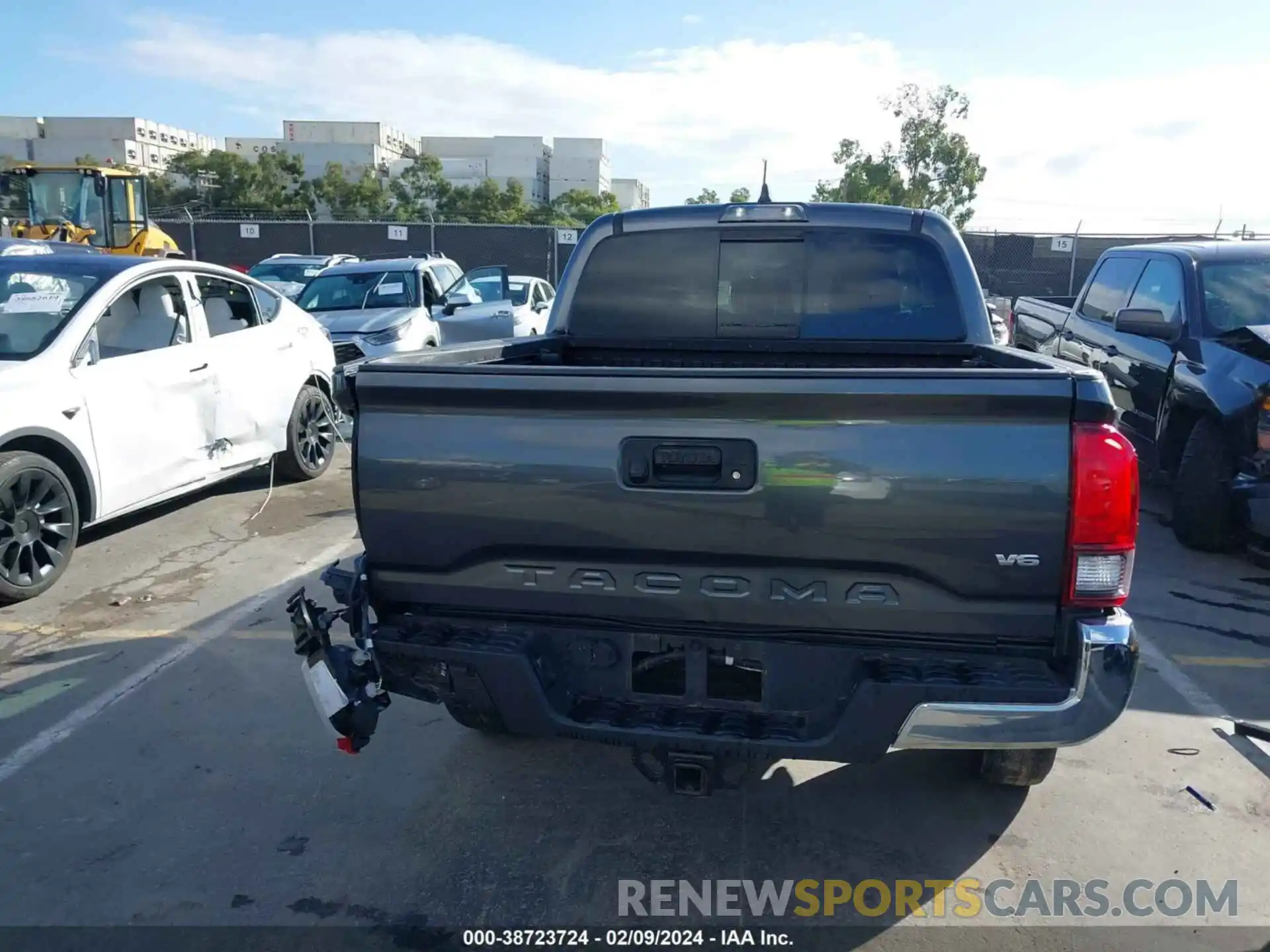 15 Photograph of a damaged car 3TMAZ5CN6MM153645 TOYOTA TACOMA 2021