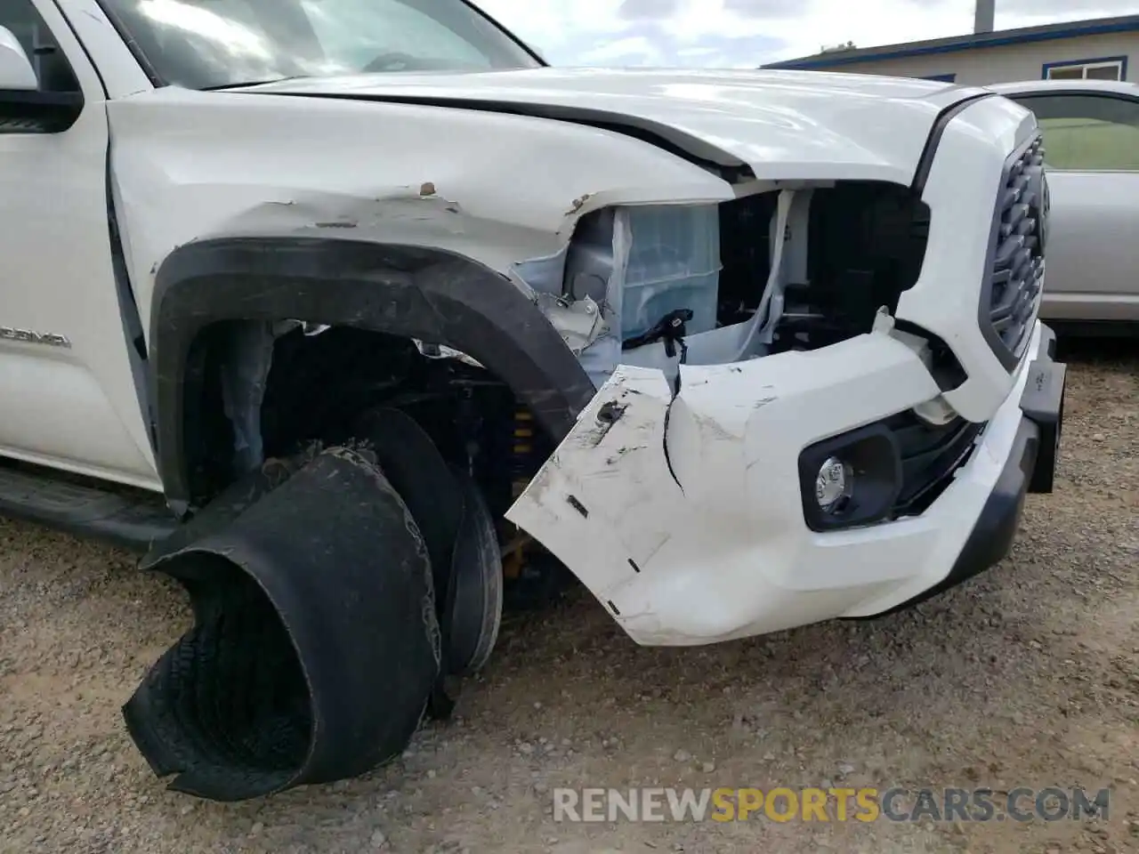 9 Photograph of a damaged car 3TMAZ5CN6MM156934 TOYOTA TACOMA 2021