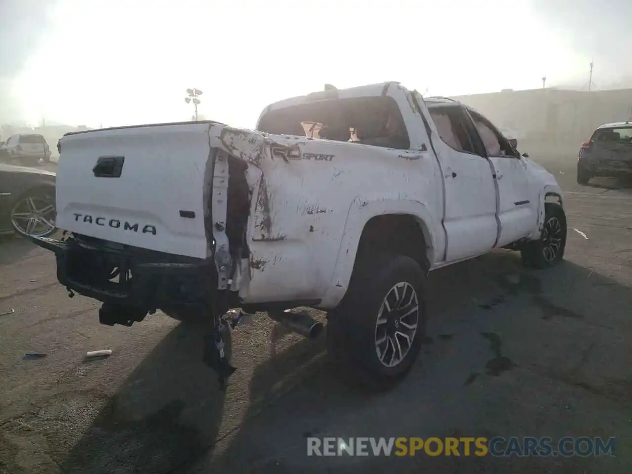 4 Photograph of a damaged car 3TMAZ5CN7MM145649 TOYOTA TACOMA 2021