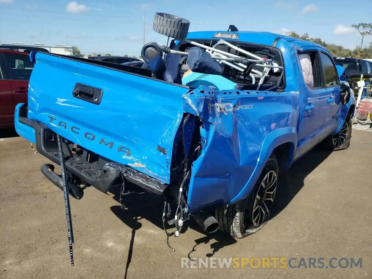 4 Photograph of a damaged car 3TMAZ5CN7MM147398 TOYOTA TACOMA 2021