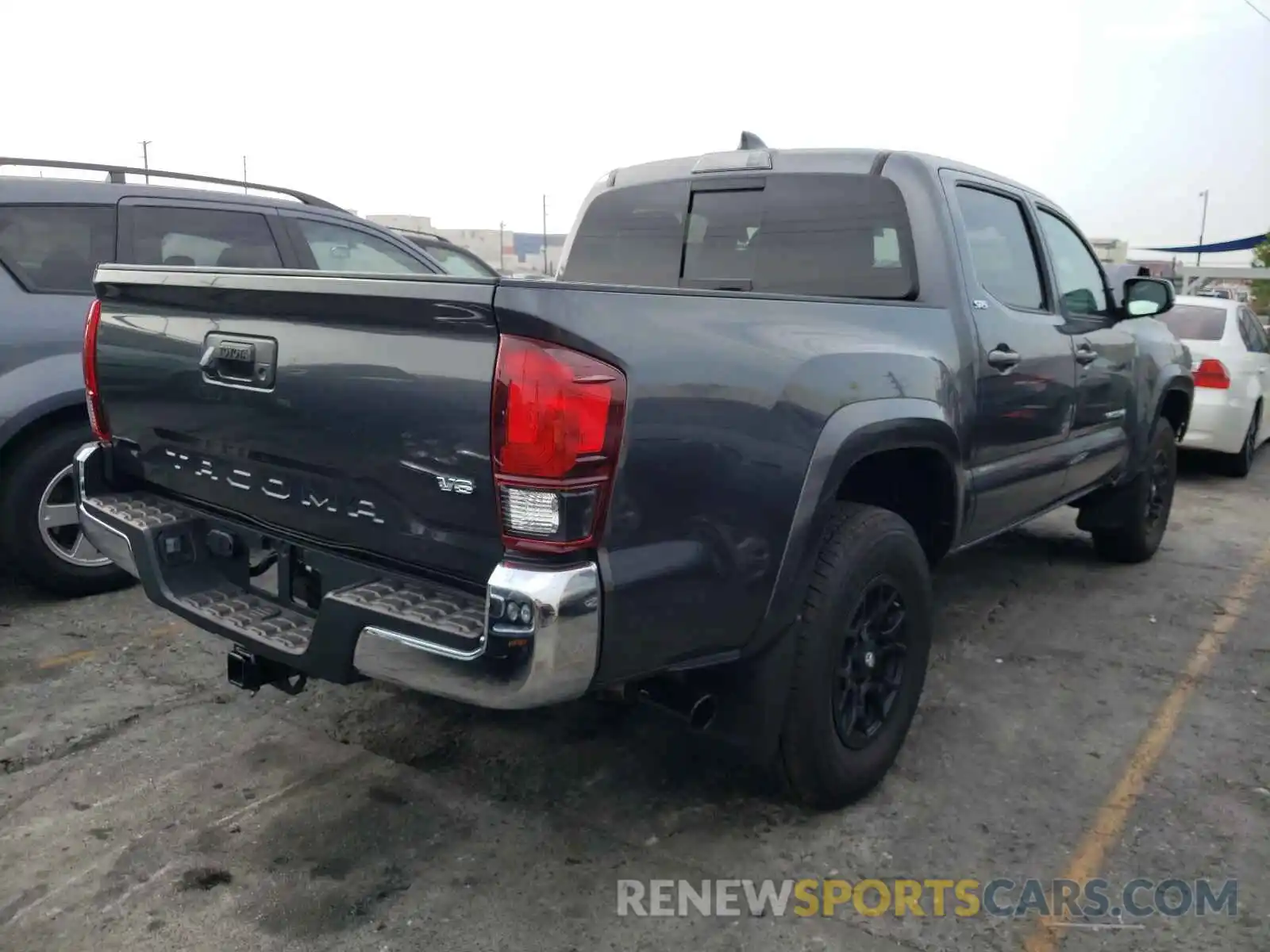 4 Photograph of a damaged car 3TMAZ5CN7MM153329 TOYOTA TACOMA 2021