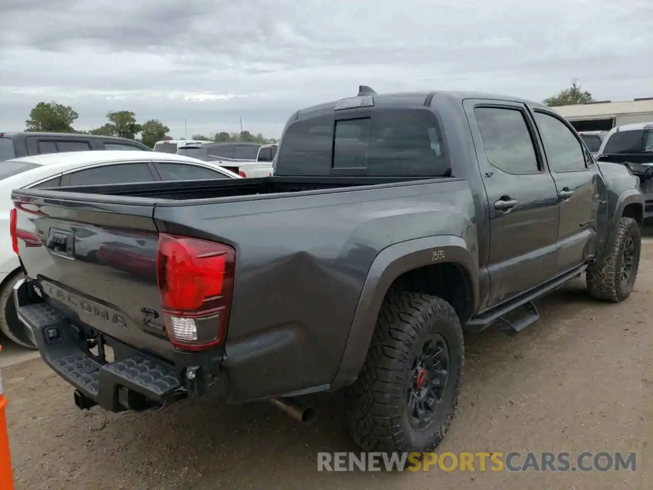 4 Photograph of a damaged car 3TMAZ5CN7MM156196 TOYOTA TACOMA 2021