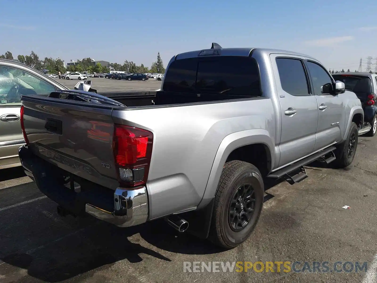 4 Photograph of a damaged car 3TMAZ5CN8MM141920 TOYOTA TACOMA 2021