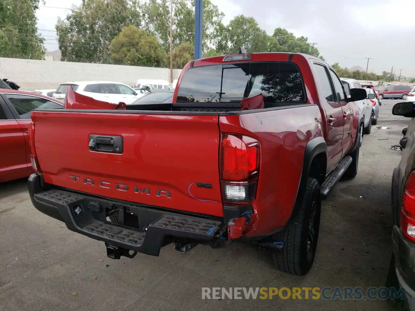 4 Photograph of a damaged car 3TMAZ5CN8MM142548 TOYOTA TACOMA 2021