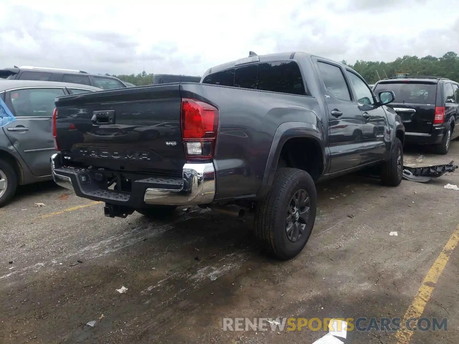 4 Photograph of a damaged car 3TMAZ5CN8MM143361 TOYOTA TACOMA 2021