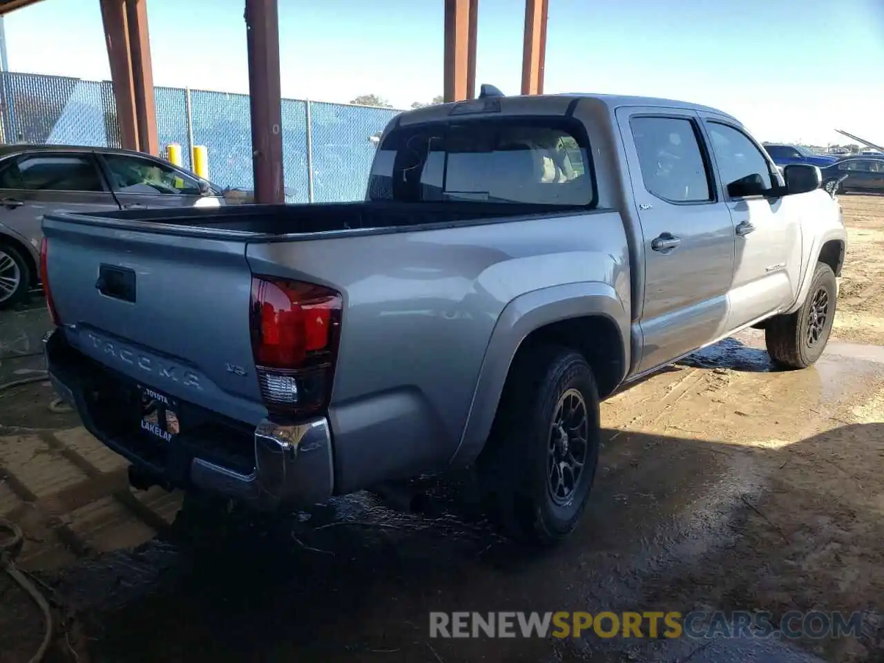 4 Photograph of a damaged car 3TMAZ5CN8MM146969 TOYOTA TACOMA 2021