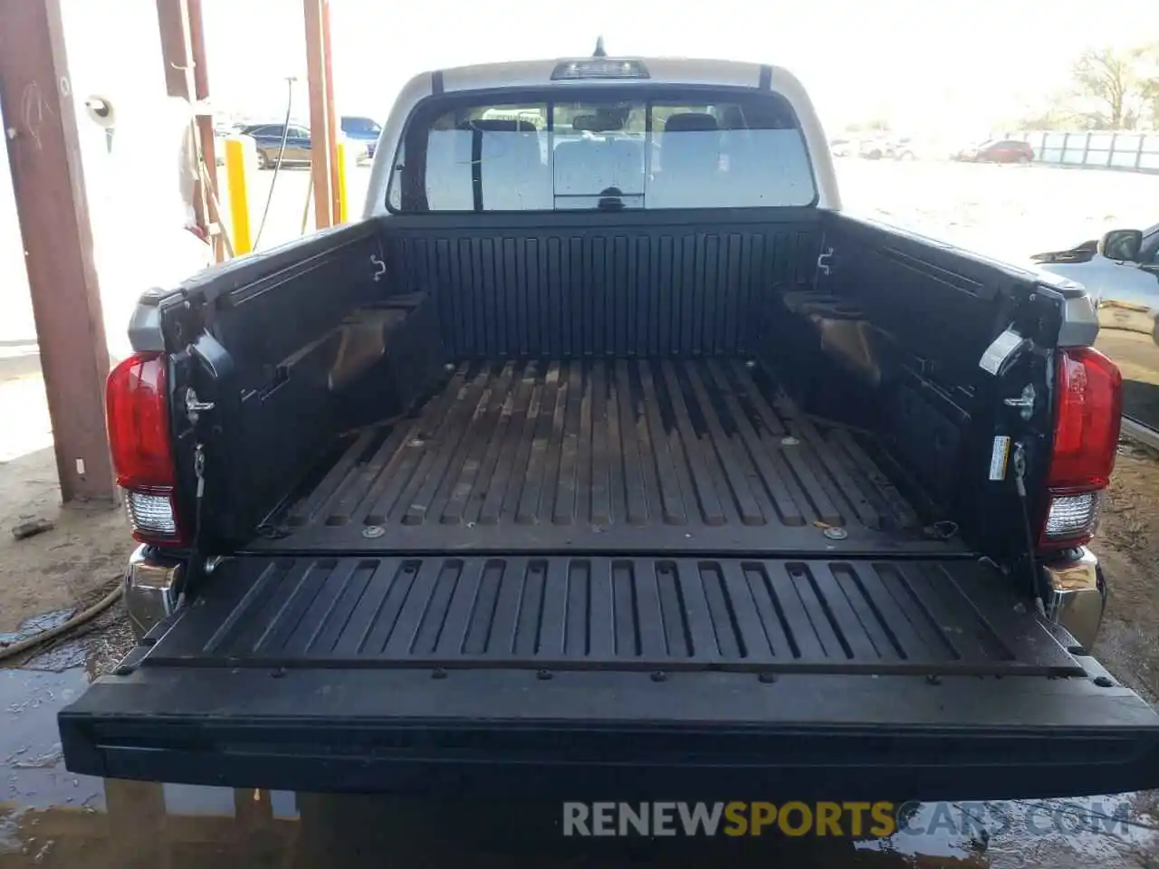 9 Photograph of a damaged car 3TMAZ5CN8MM146969 TOYOTA TACOMA 2021