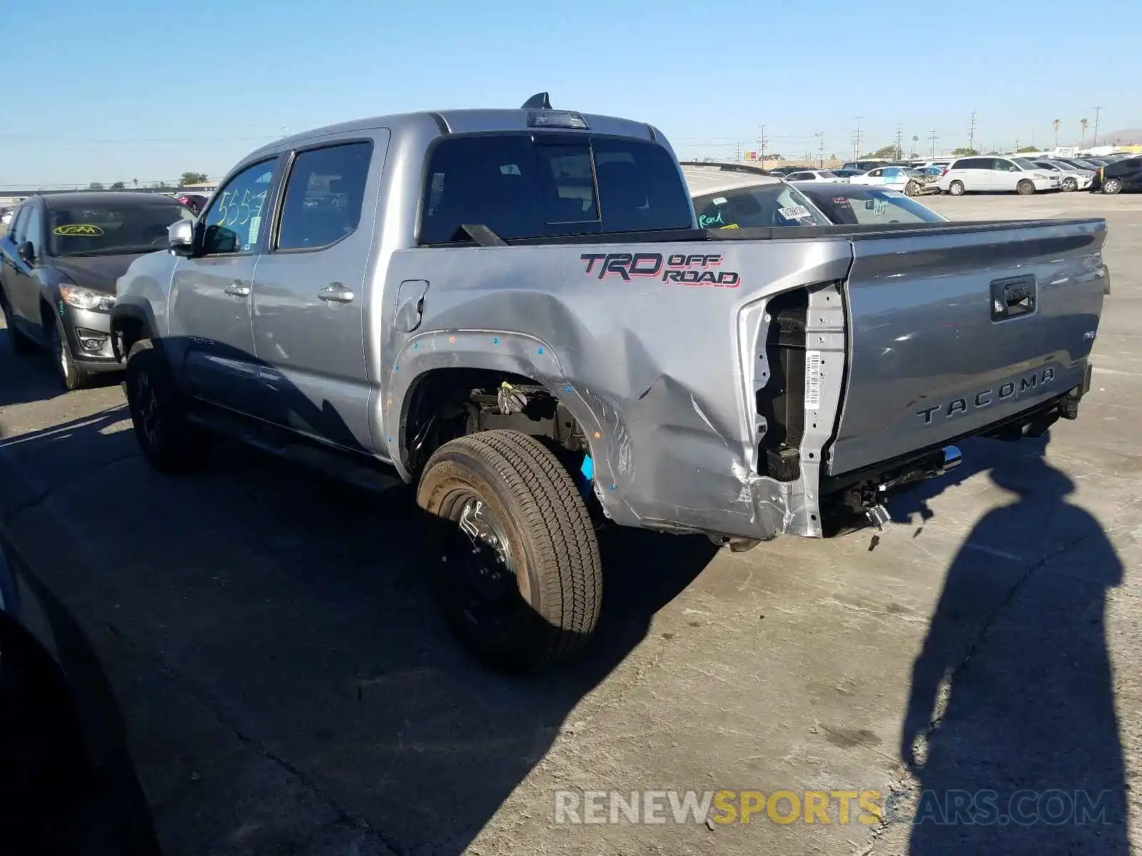 3 Фотография поврежденного автомобиля 3TMAZ5CN8MM147006 TOYOTA TACOMA 2021