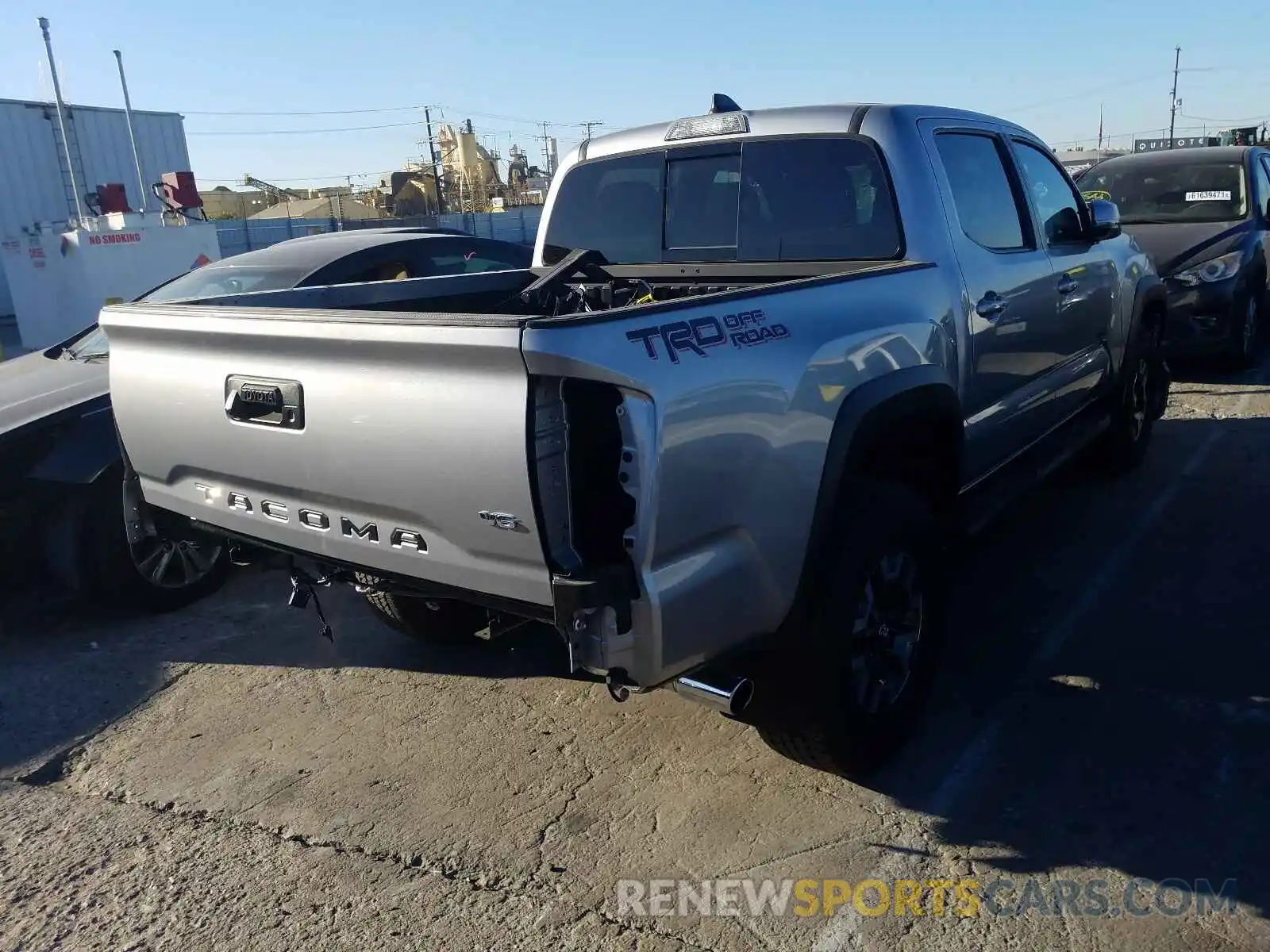 4 Фотография поврежденного автомобиля 3TMAZ5CN8MM147006 TOYOTA TACOMA 2021