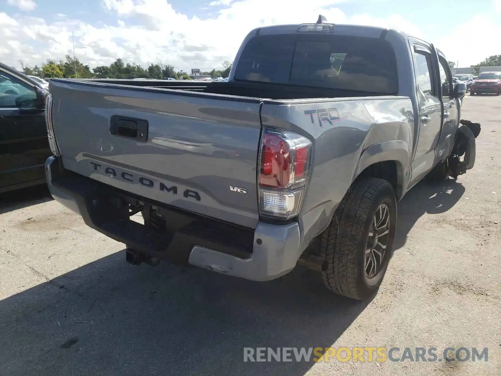 4 Photograph of a damaged car 3TMAZ5CN8MM149659 TOYOTA TACOMA 2021