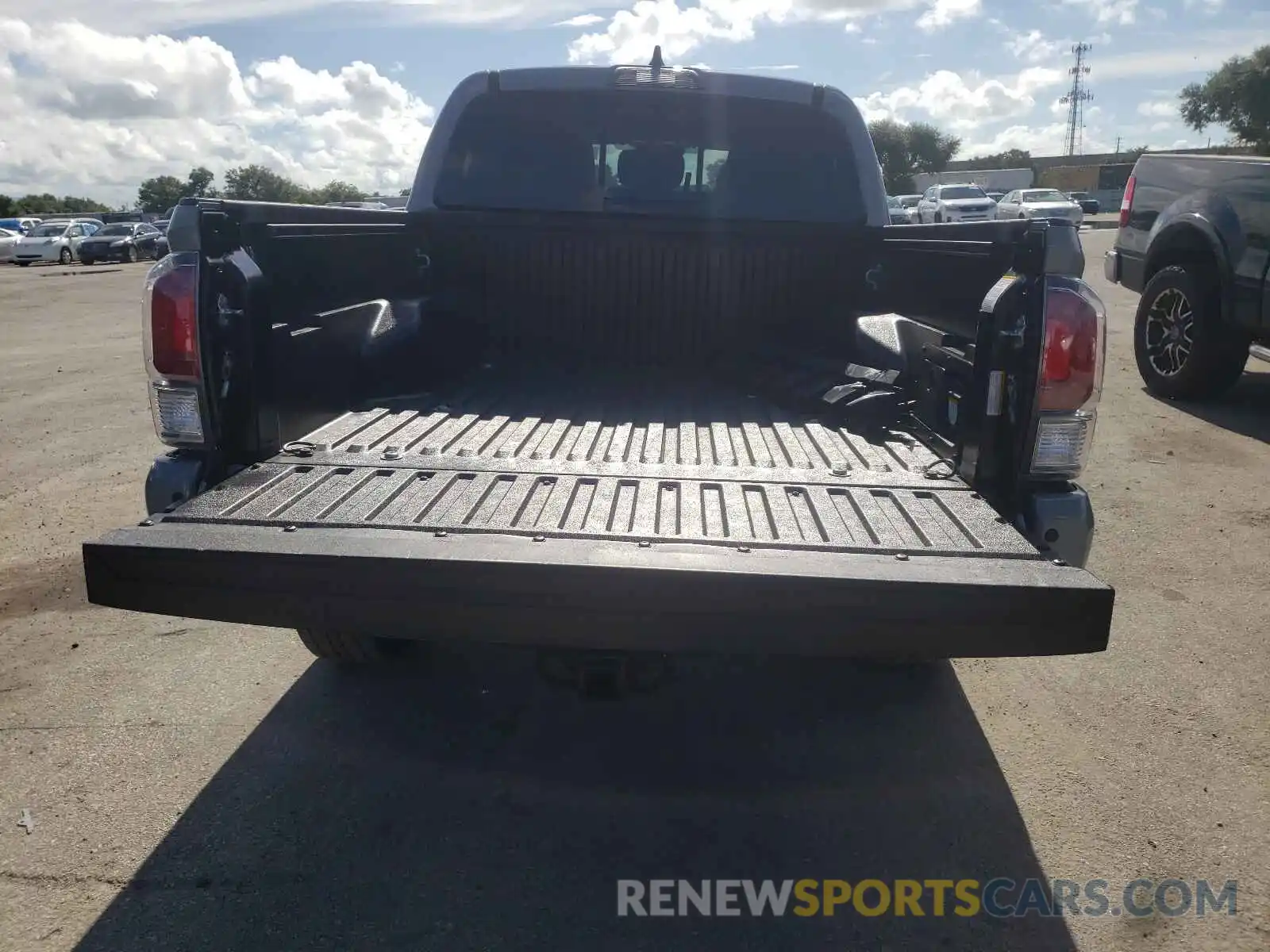 9 Photograph of a damaged car 3TMAZ5CN8MM149659 TOYOTA TACOMA 2021