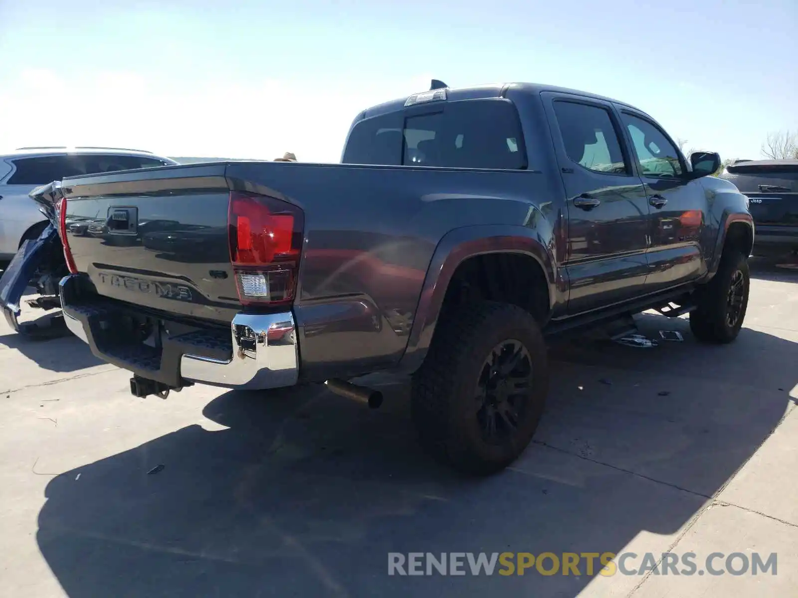 4 Photograph of a damaged car 3TMAZ5CN8MM152965 TOYOTA TACOMA 2021