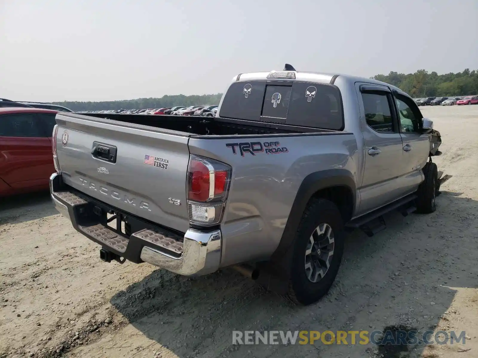 4 Photograph of a damaged car 3TMAZ5CN9MM147287 TOYOTA TACOMA 2021