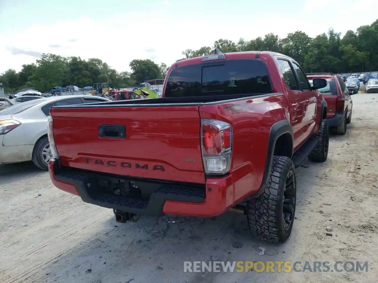 4 Photograph of a damaged car 3TMAZ5CN9MM151128 TOYOTA TACOMA 2021