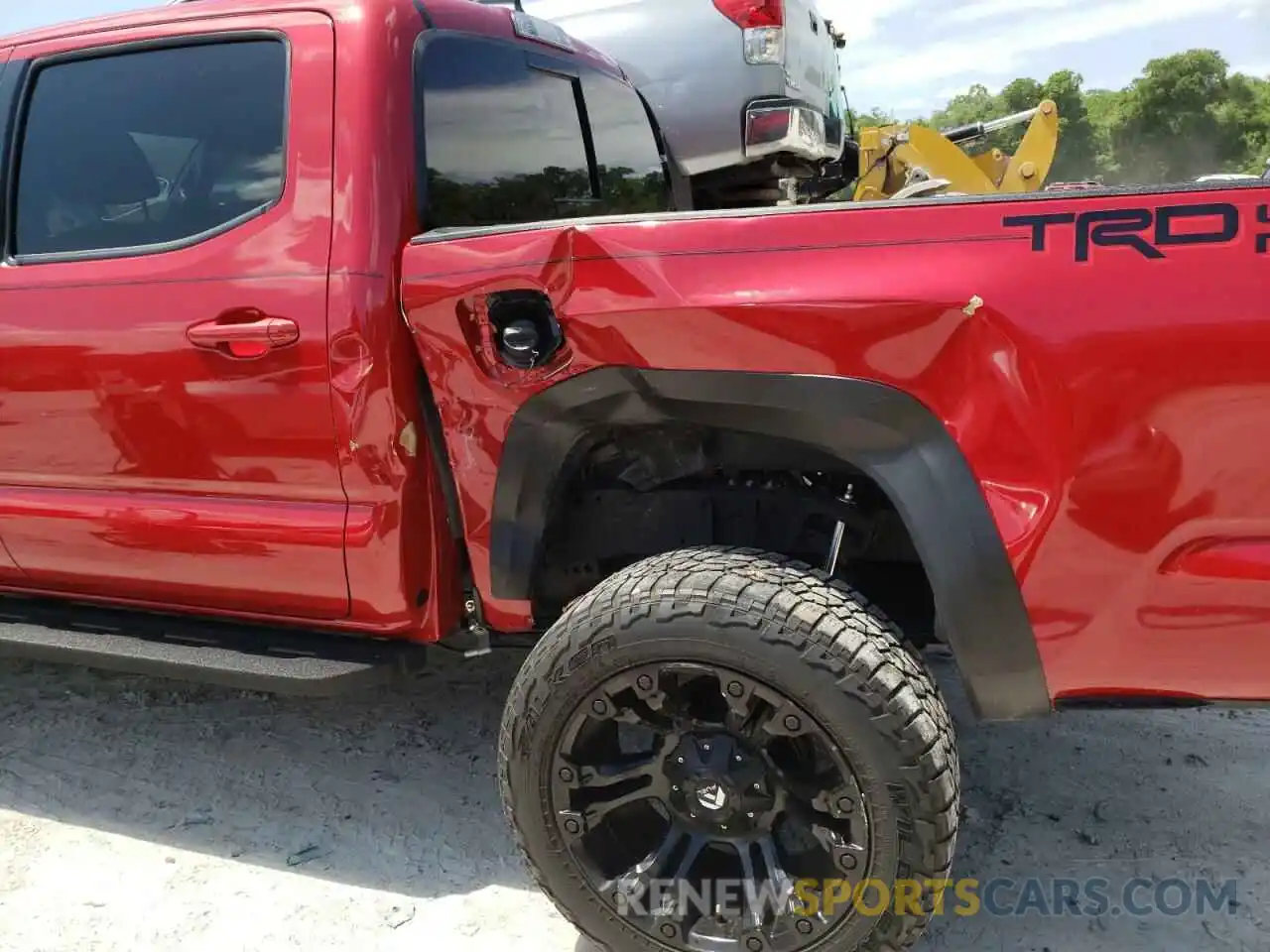 9 Photograph of a damaged car 3TMAZ5CN9MM151128 TOYOTA TACOMA 2021