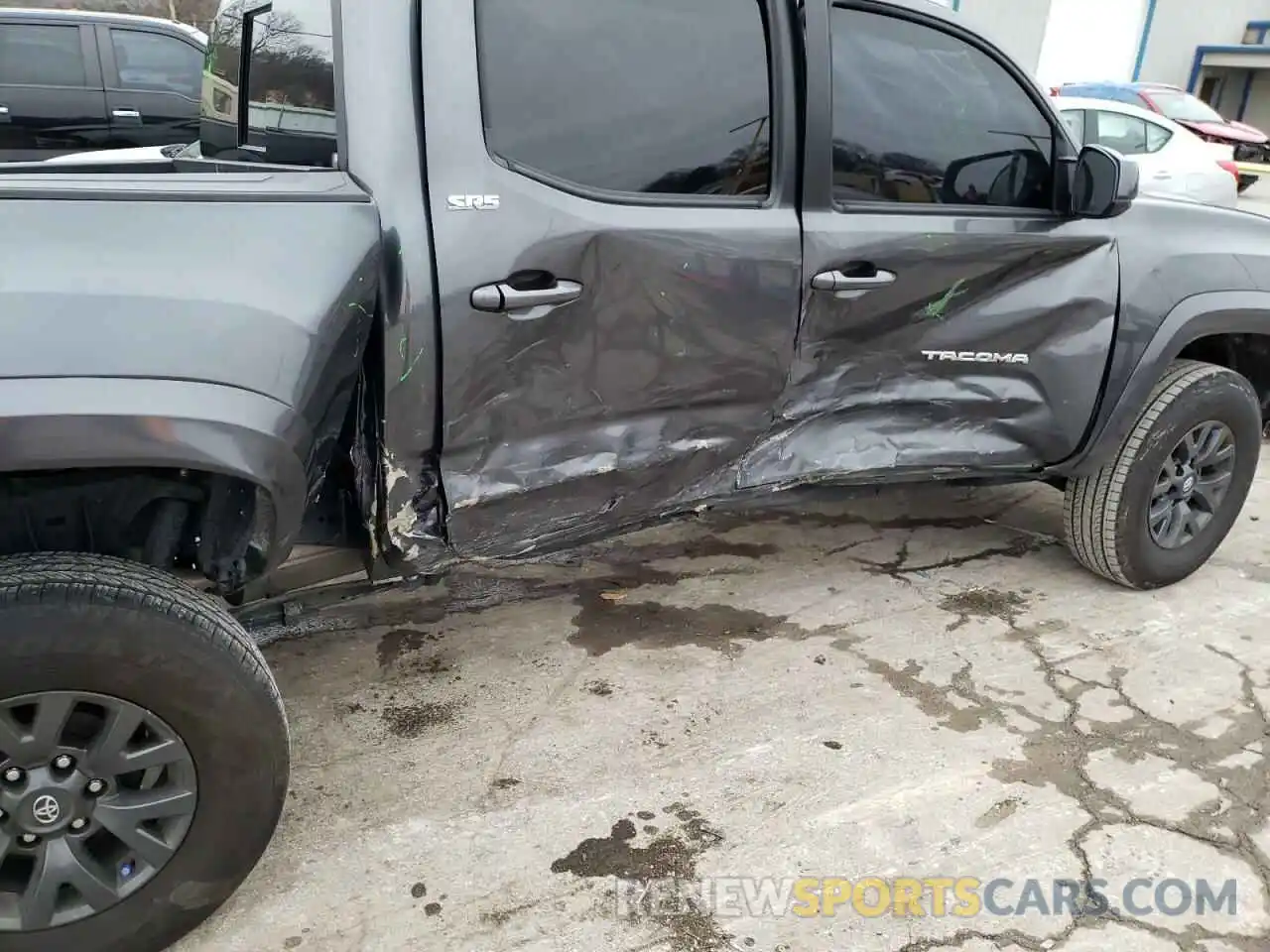 9 Photograph of a damaged car 3TMAZ5CN9MM153039 TOYOTA TACOMA 2021