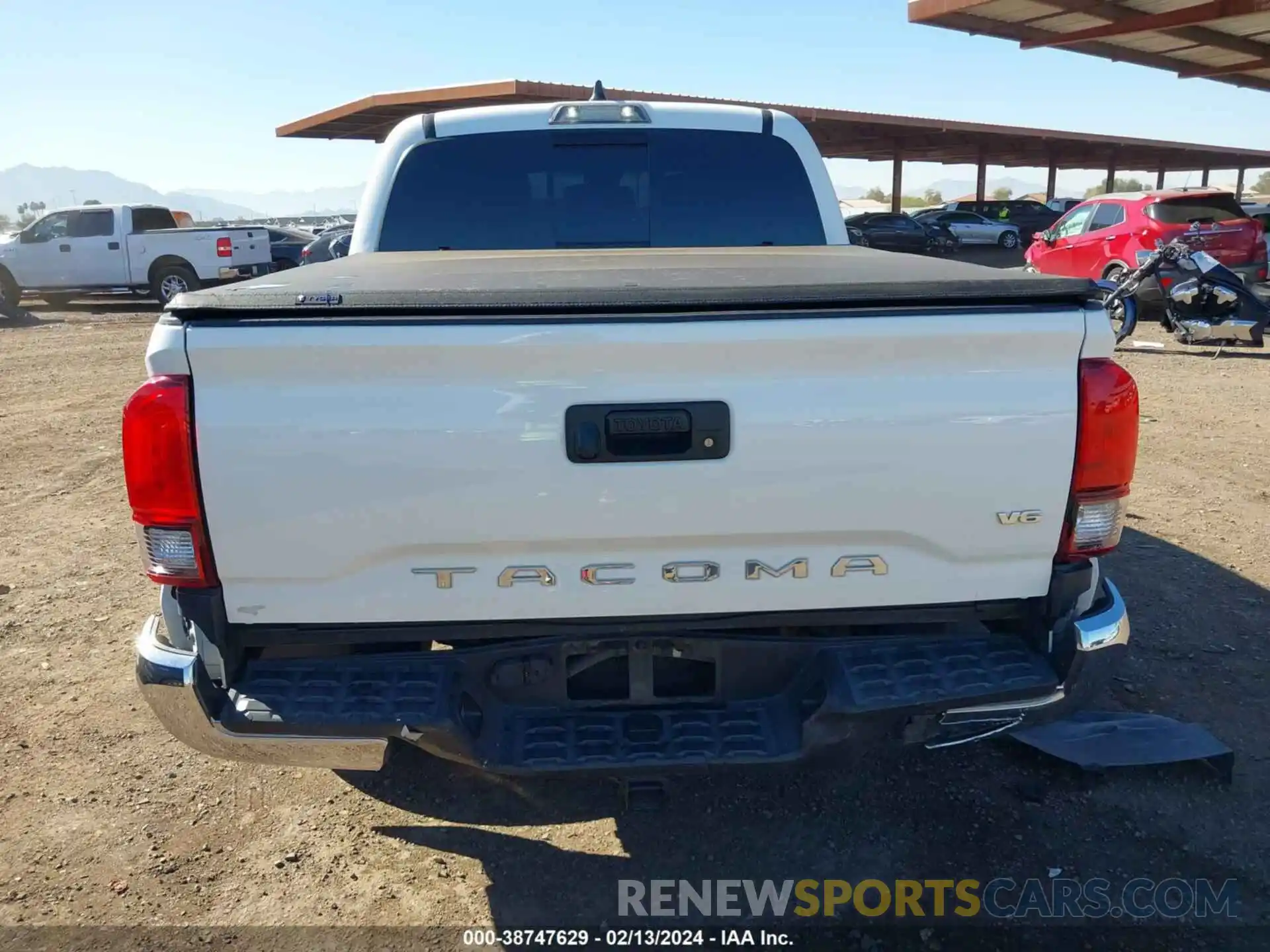 16 Photograph of a damaged car 3TMAZ5CNXMM146570 TOYOTA TACOMA 2021