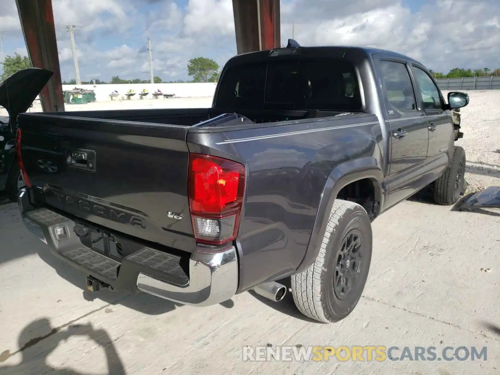 4 Photograph of a damaged car 3TMAZ5CNXMM148089 TOYOTA TACOMA 2021