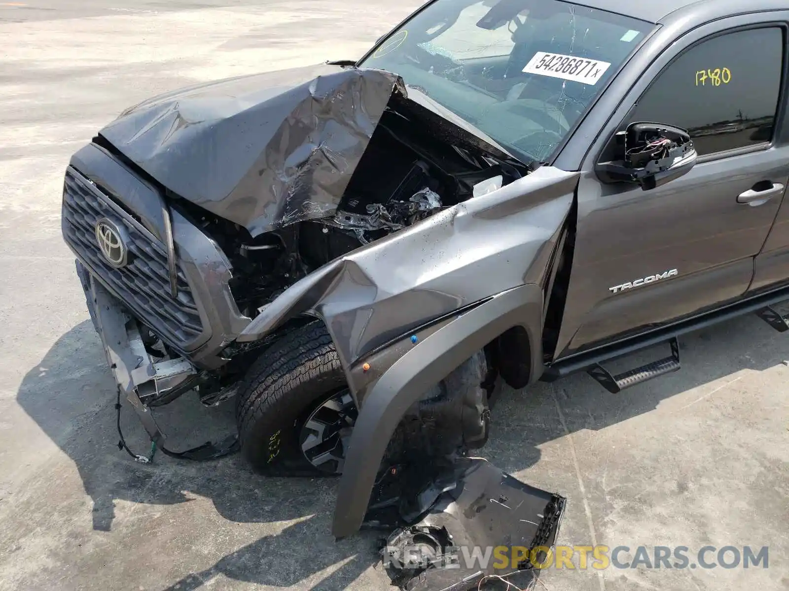 9 Photograph of a damaged car 3TMAZ5CNXMM152059 TOYOTA TACOMA 2021