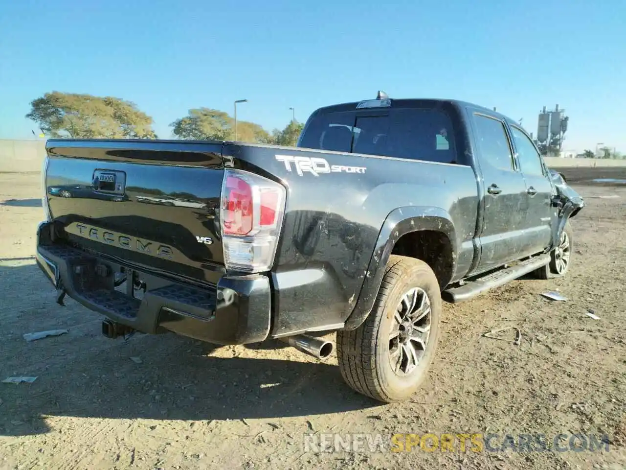 4 Photograph of a damaged car 3TMBZ5DN2MM032226 TOYOTA TACOMA 2021