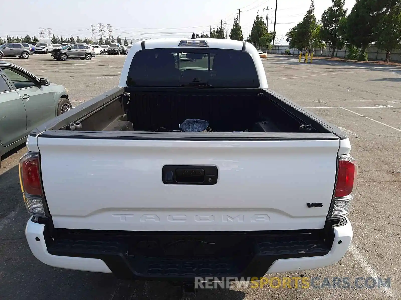 9 Photograph of a damaged car 3TMBZ5DN3MM030808 TOYOTA TACOMA 2021