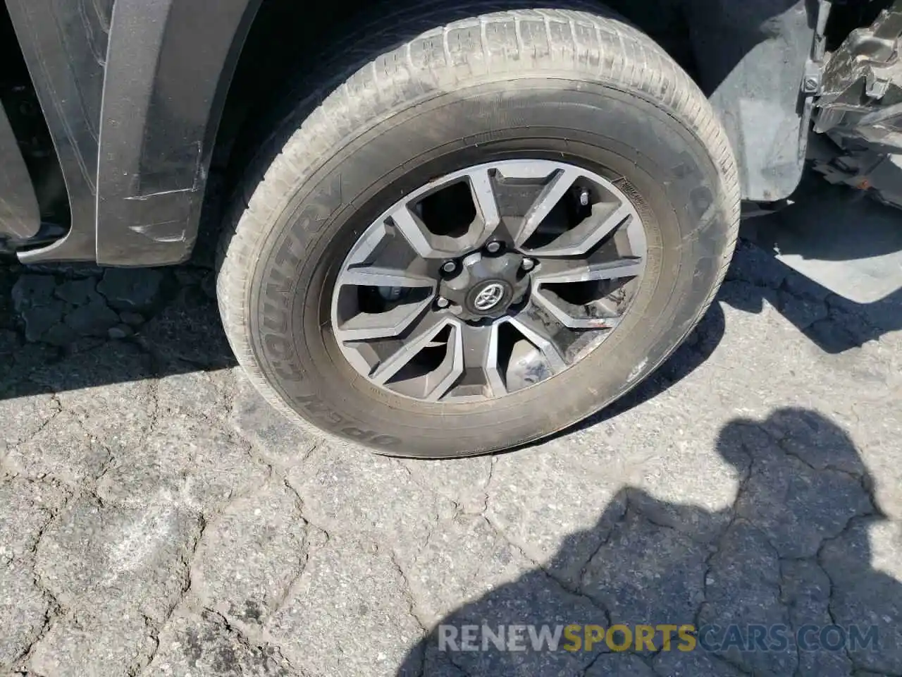 9 Photograph of a damaged car 3TMBZ5DN8MM028116 TOYOTA TACOMA 2021