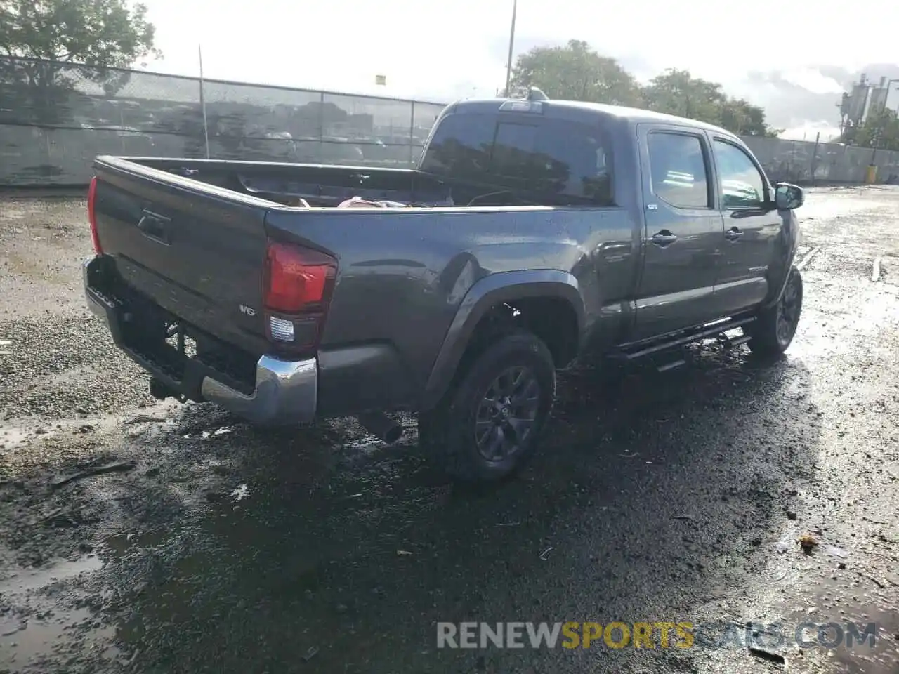 4 Photograph of a damaged car 3TMBZ5DN8MM029170 TOYOTA TACOMA 2021