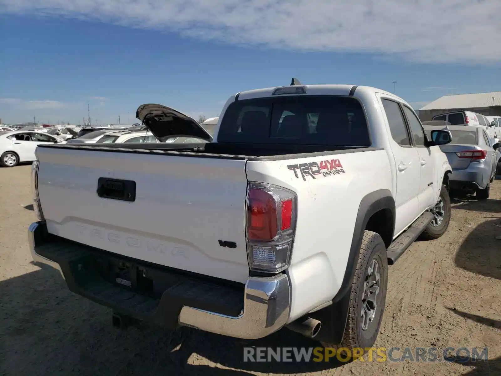 4 Photograph of a damaged car 3TMCZ5AN0MM377036 TOYOTA TACOMA 2021