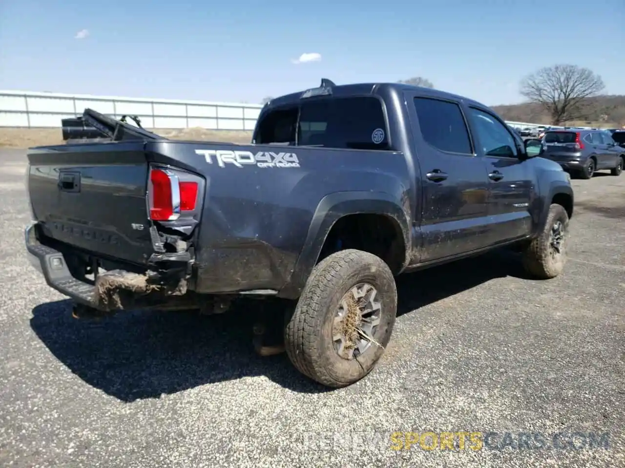 4 Photograph of a damaged car 3TMCZ5AN0MM377828 TOYOTA TACOMA 2021