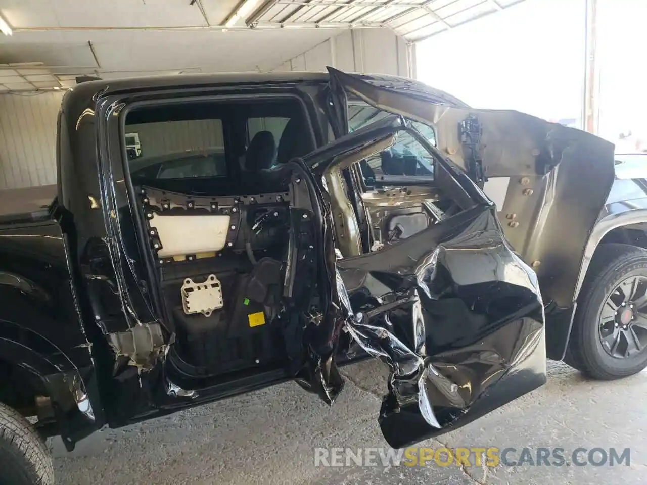 9 Photograph of a damaged car 3TMCZ5AN0MM380048 TOYOTA TACOMA 2021