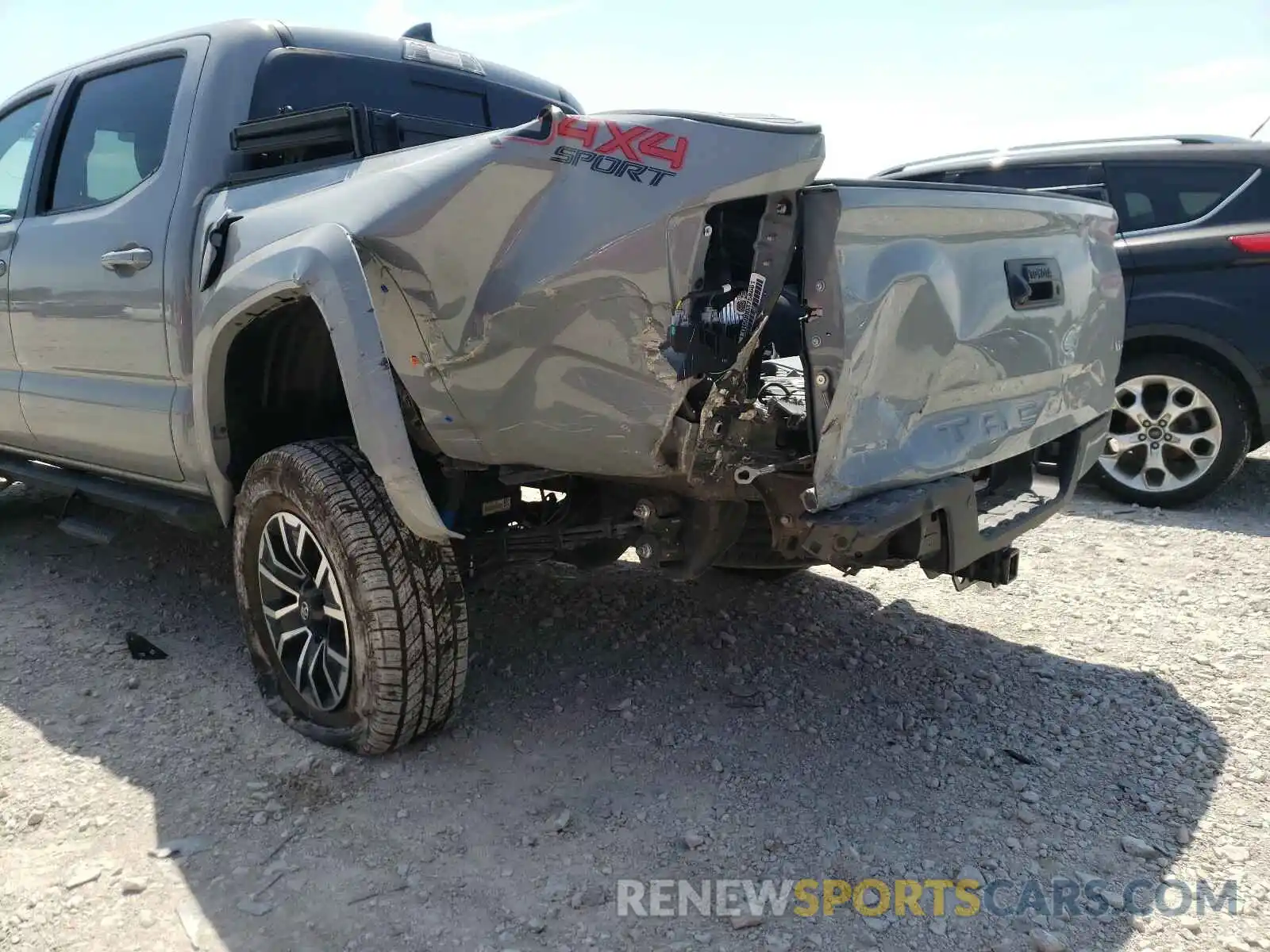 9 Photograph of a damaged car 3TMCZ5AN0MM381328 TOYOTA TACOMA 2021