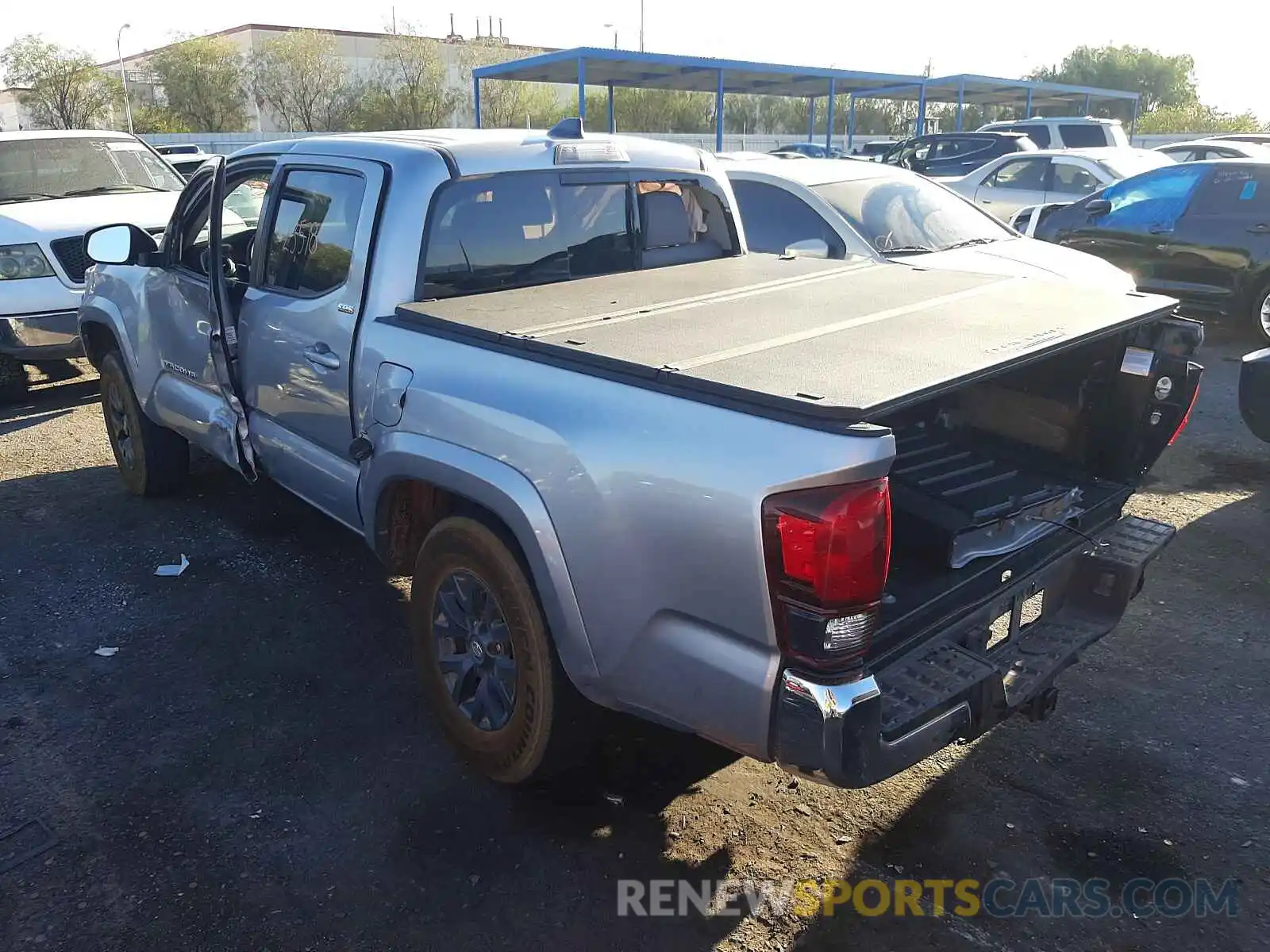 3 Photograph of a damaged car 3TMCZ5AN0MM385587 TOYOTA TACOMA 2021