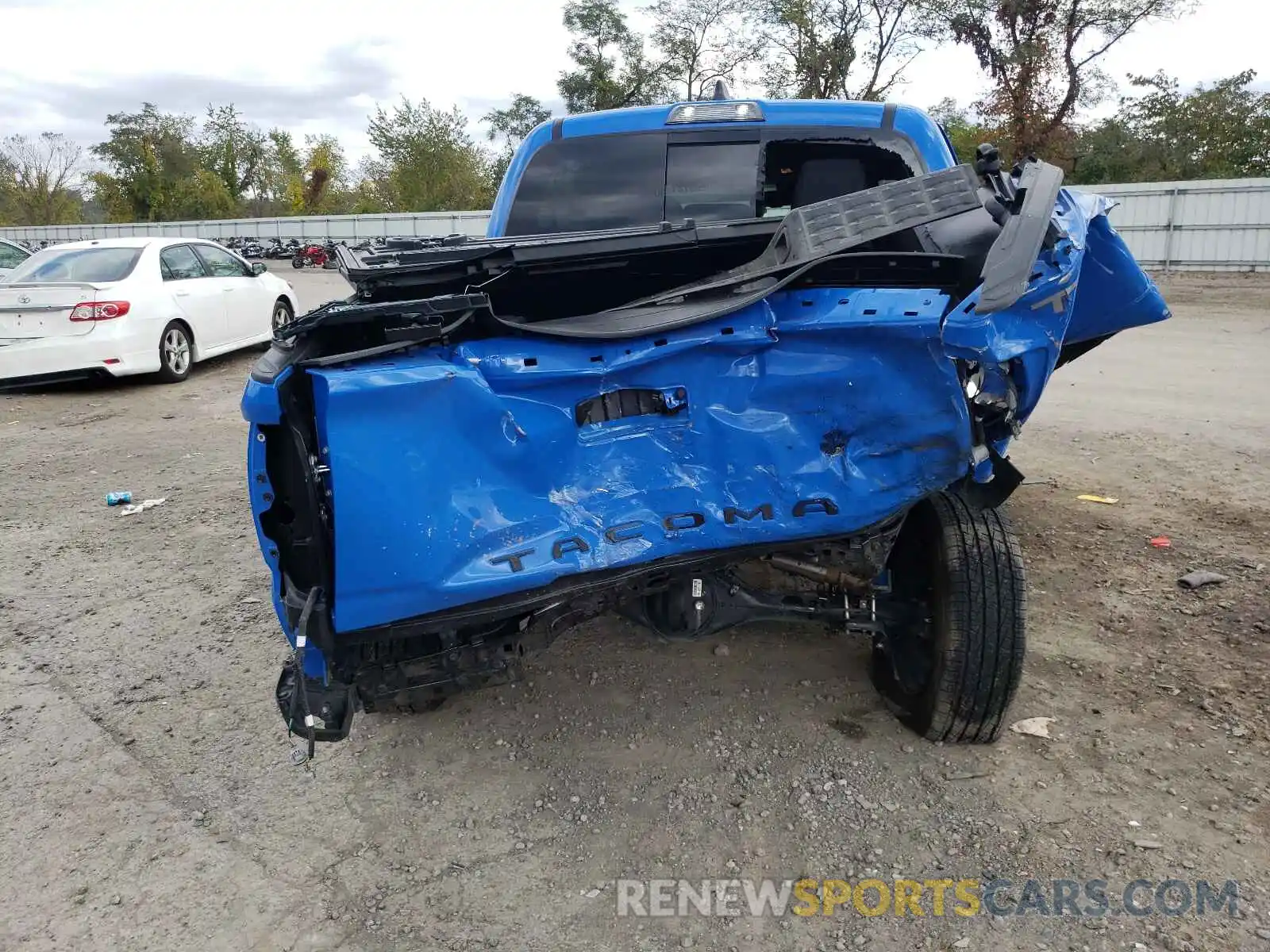 9 Photograph of a damaged car 3TMCZ5AN0MM388988 TOYOTA TACOMA 2021