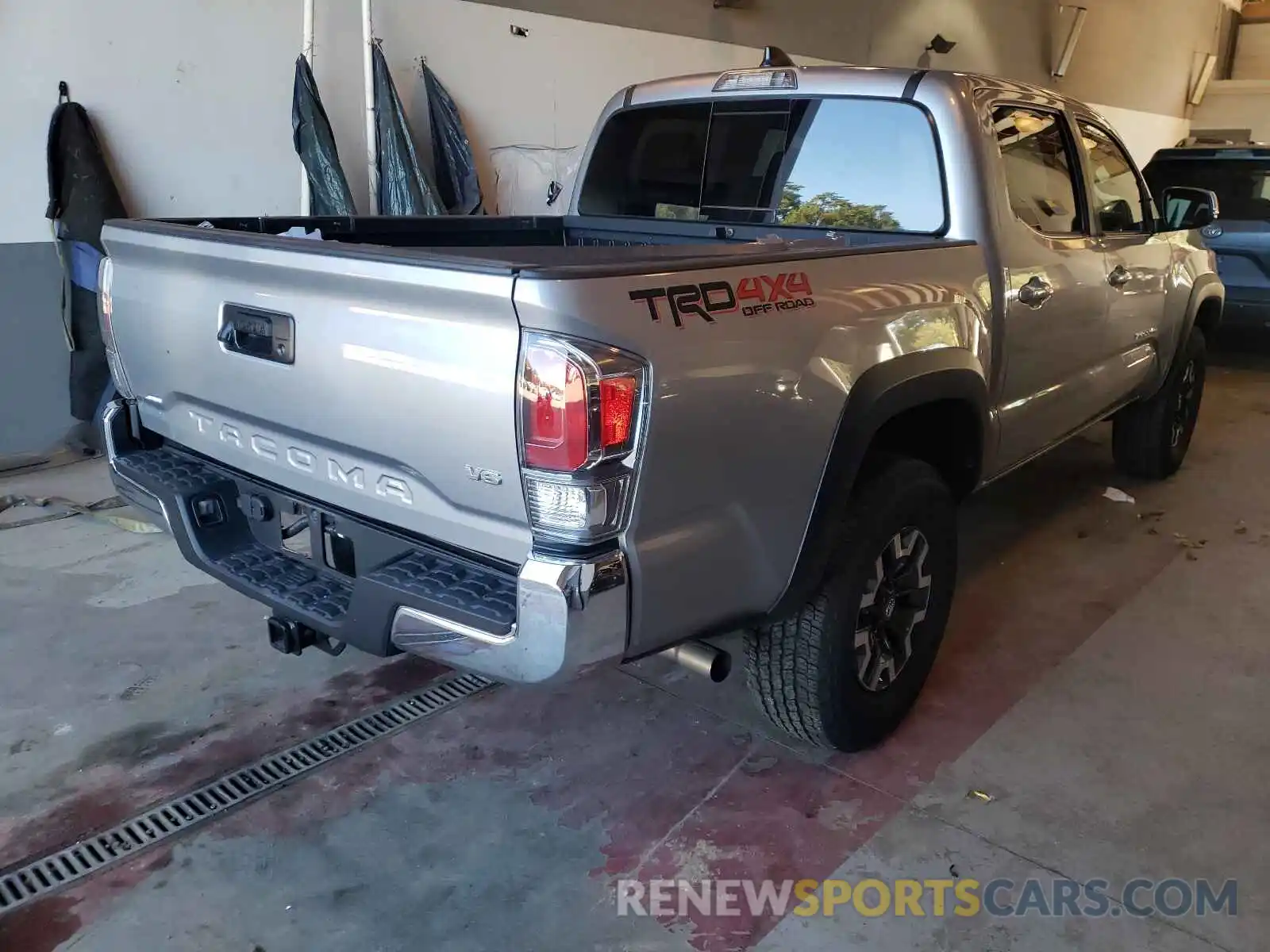 4 Photograph of a damaged car 3TMCZ5AN0MM396606 TOYOTA TACOMA 2021