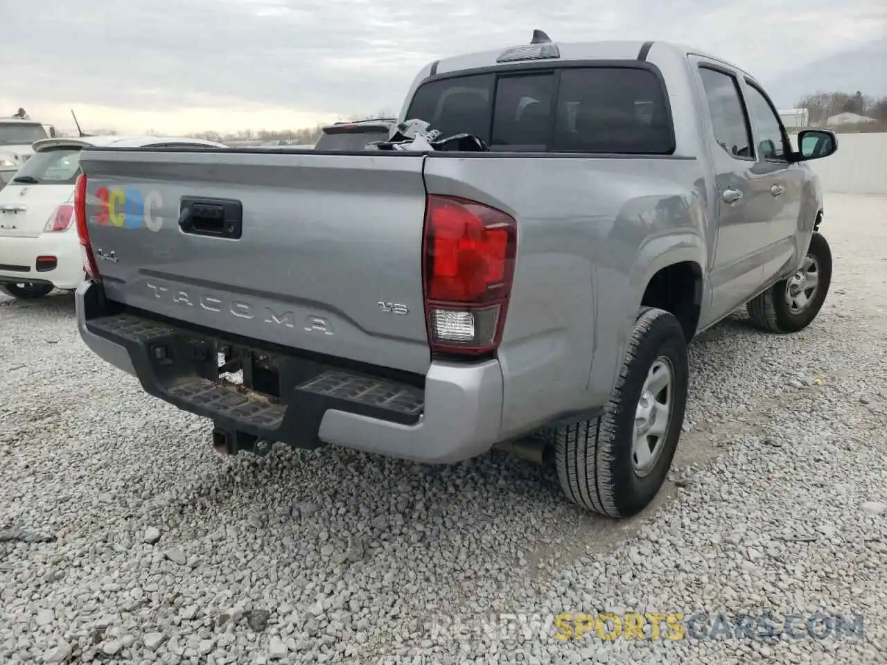 4 Photograph of a damaged car 3TMCZ5AN0MM397433 TOYOTA TACOMA 2021