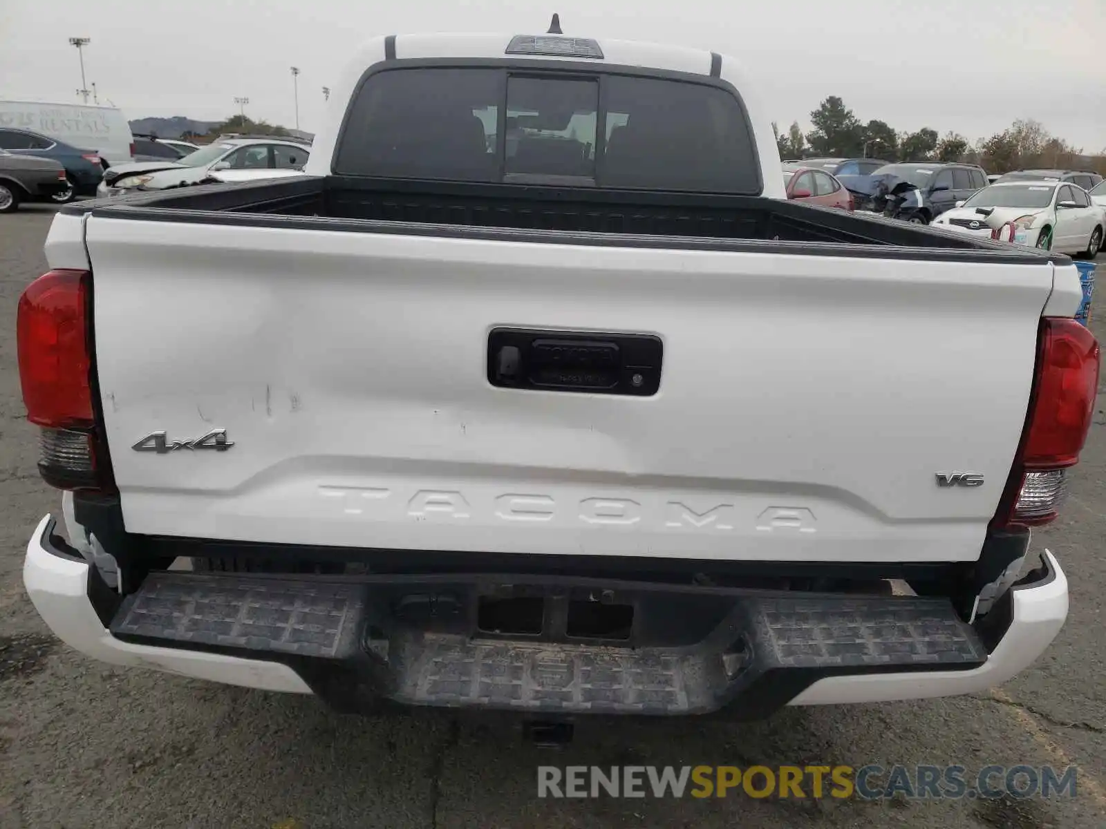 9 Photograph of a damaged car 3TMCZ5AN0MM401836 TOYOTA TACOMA 2021